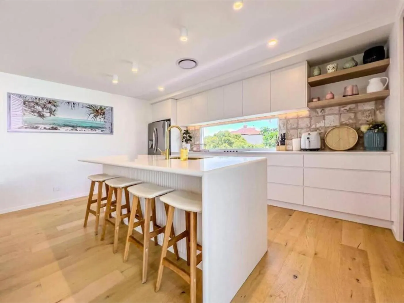 Large New Large Luxury Villa Gold Coast
